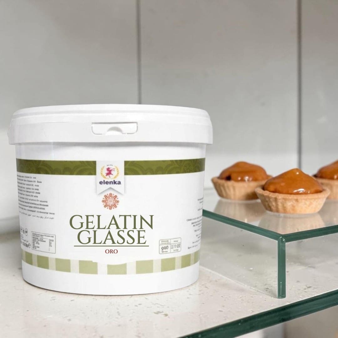 Elenka Gelatin-Glasse Oro pail with translucent gold glazed tartlets