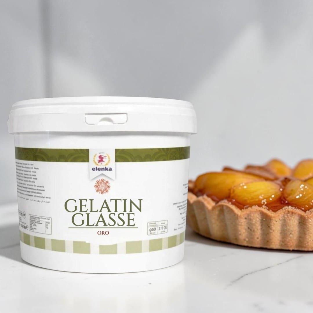 Elenka Gelatin-Glasse Oro pail with a translucent gold glazed apricot tart